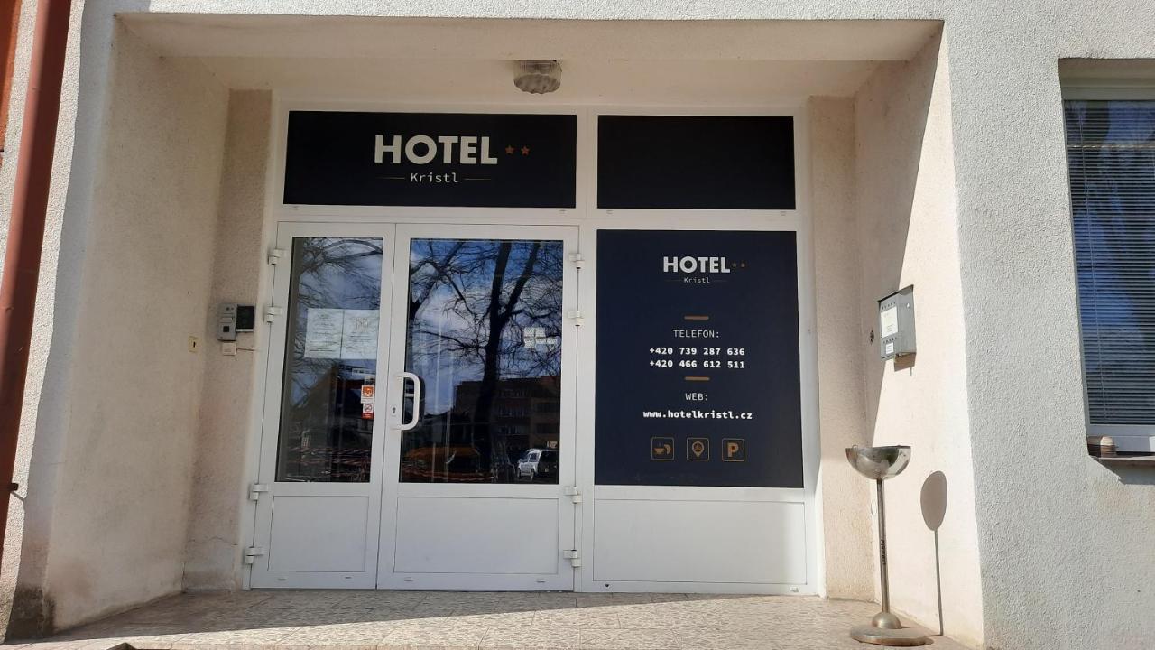 Hotel Kristl ปาร์ดูบิตเซ ภายนอก รูปภาพ